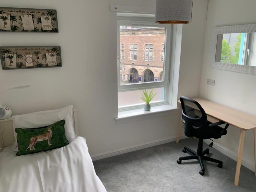 Holyrood Duplex 3- Bedrooms Apartment Edinburgh Bagian luar foto